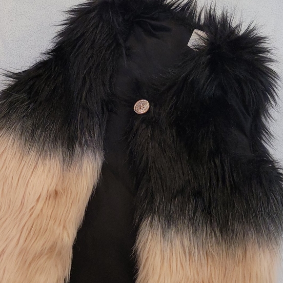 Girls 5T Furry Pink/Peach Colored Vest - Picture 6 of 8